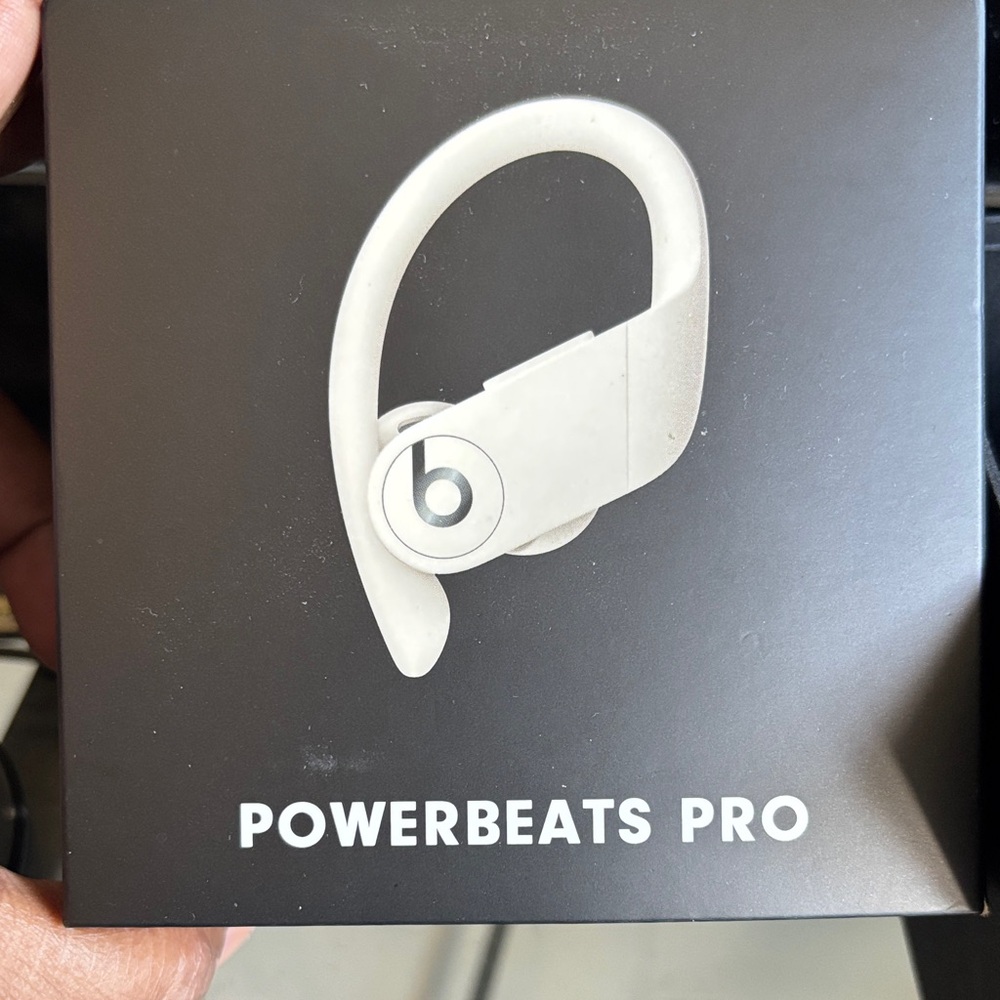 Powerbeats Pro Wireless Earbuds - White